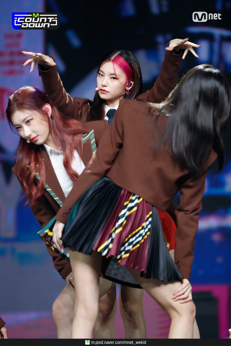 211007 ITZY - 'LOCO' at M Countdown documents 1