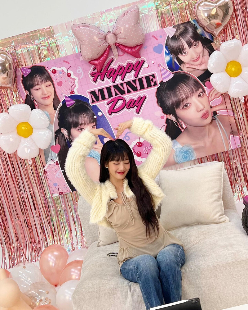 231025 - MINNIE Instagram Update documents 9