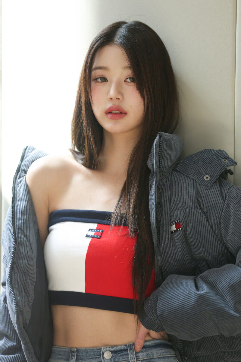 241009 Starship Entertainment Naver Post with IVE Wonyoung - Tommy Jeans Photoshoot Behind documents 3