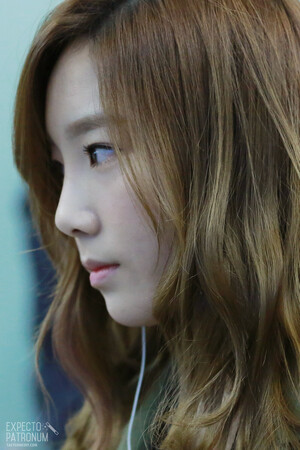 121109 Girls' Generation Taeyeon at Gimpo & Incheon Airports