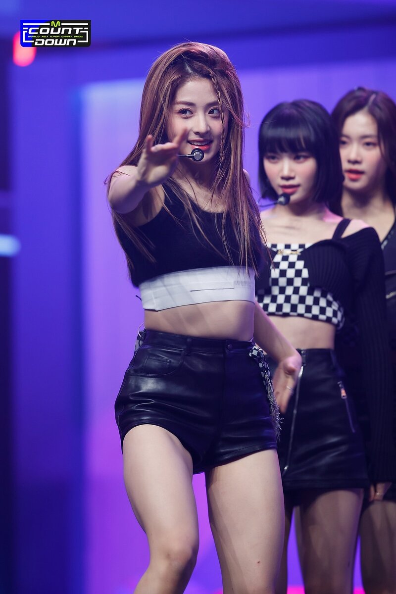 220505 LE SSERAFIM's Yun Jin - 'Fearless' and 'Blue Flame' at M Countdown documents 5