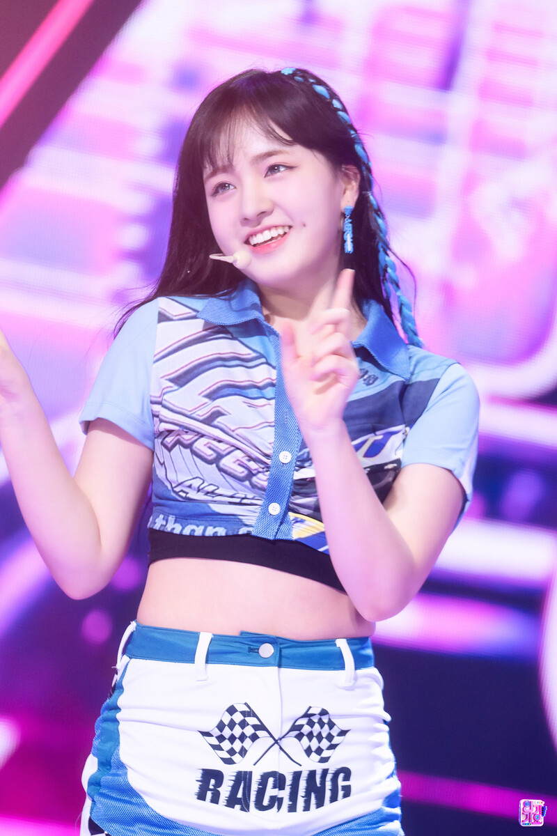 220918 IVE Liz - 'After LIKE' at Inkigayo documents 4