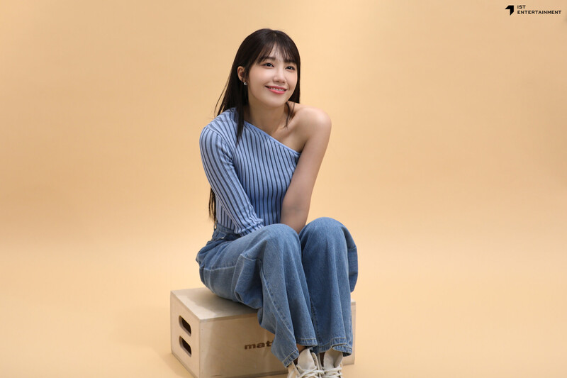 230920 IST Naver post - EUNJI Profile shoot behind the scenes documents 8