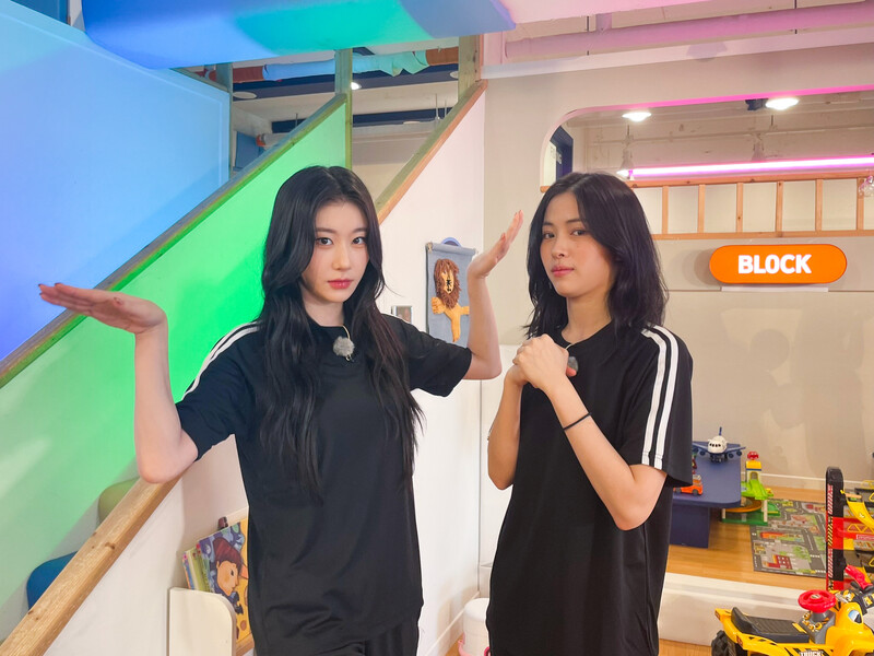 241219 - ITZY Twitter Update documents 2