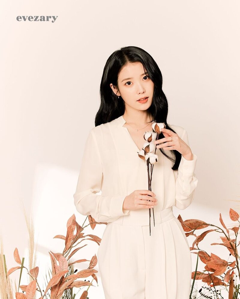 IU for Everzary F/W Collection documents 2