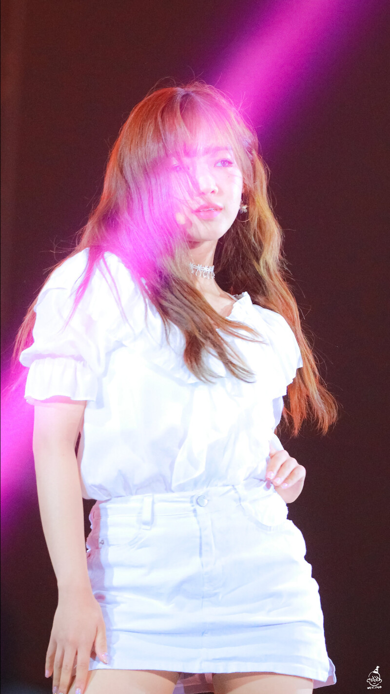 190815 Weki Meki Yoojung at 2019 K-WORLD FESTA documents 2