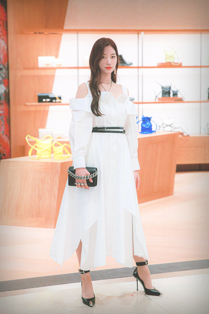 220514 Kazuha for Alexander McQueen Re-Opening at the Lotte Department Store documents 1