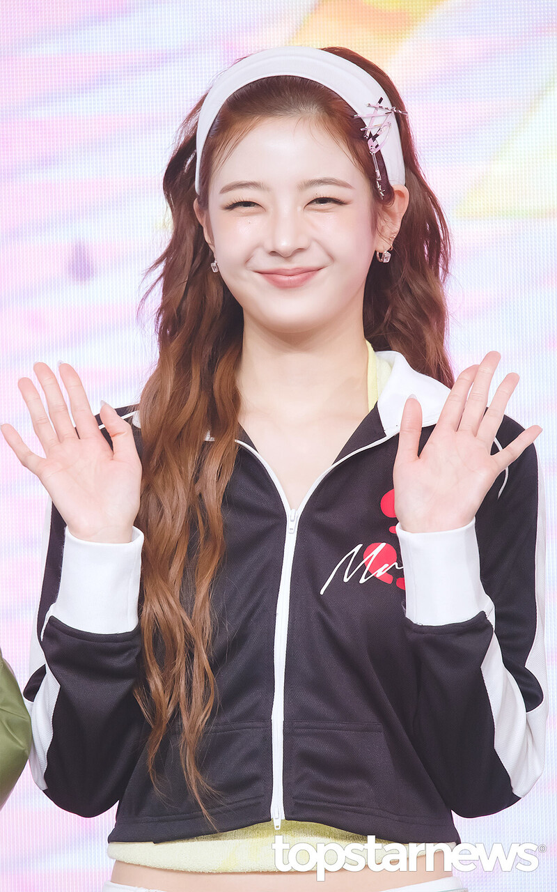 241015 ITZY Lia  - 9th Mini album GOLD Press conference documents 3