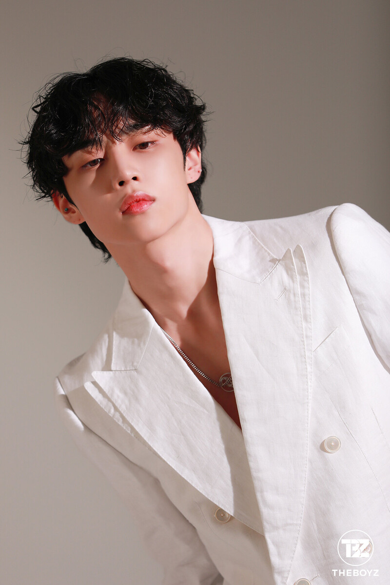 210629 THE BOYZ Harper's Bazaar 2021 July Issue Behind the Scenes | Naver Update documents 20