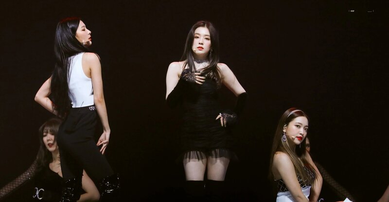 200130 Red Velvet Irene at Seoul Music Awards Red Carpet documents 5