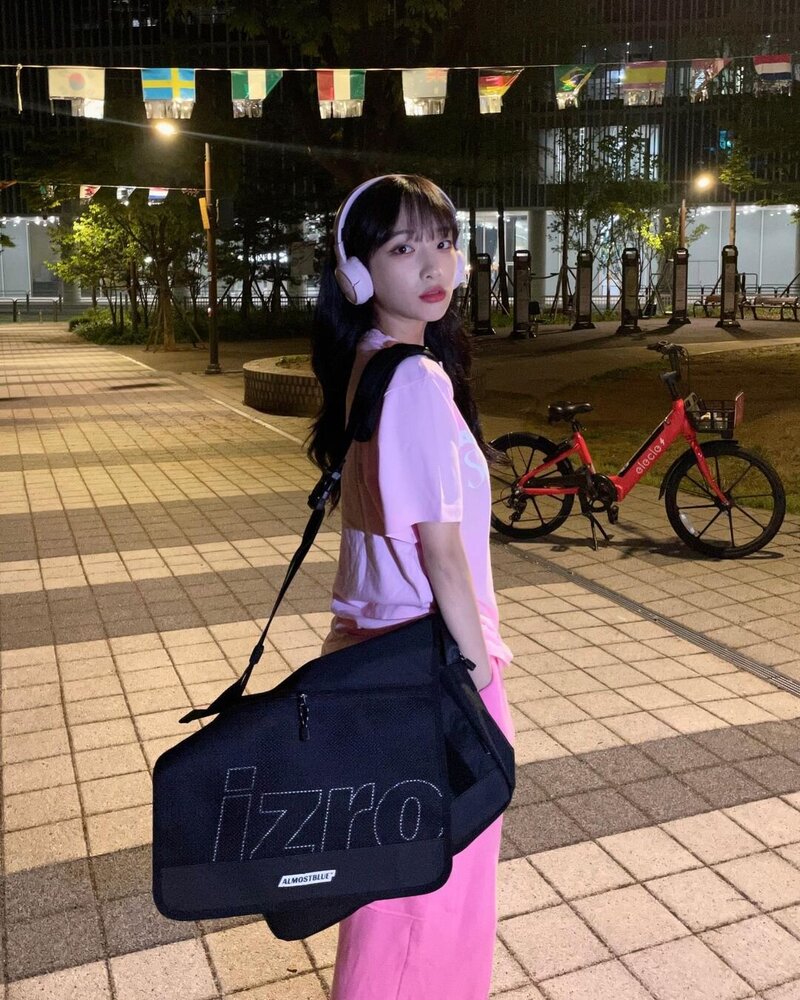 220505 - Ji Young Instagram Update documents 1
