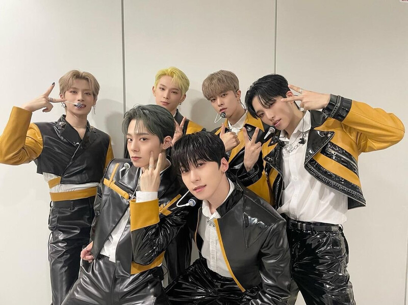 220525 ONEUS Instagram Update documents 1