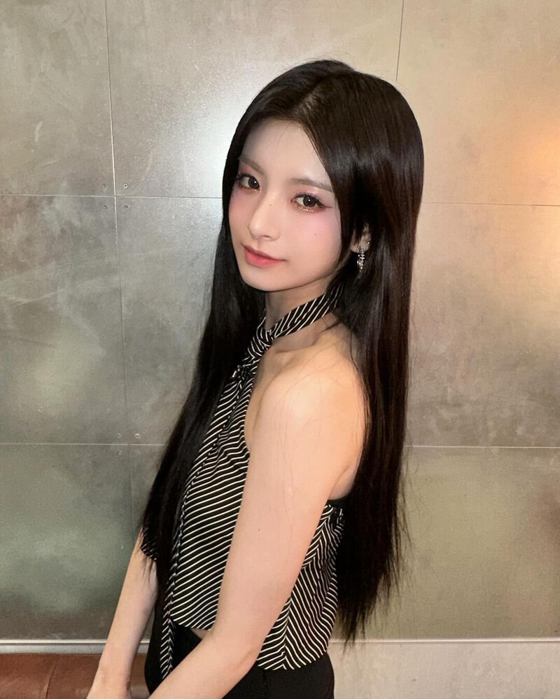 240503 EVERGLOW Yiren Instagram Update documents 6