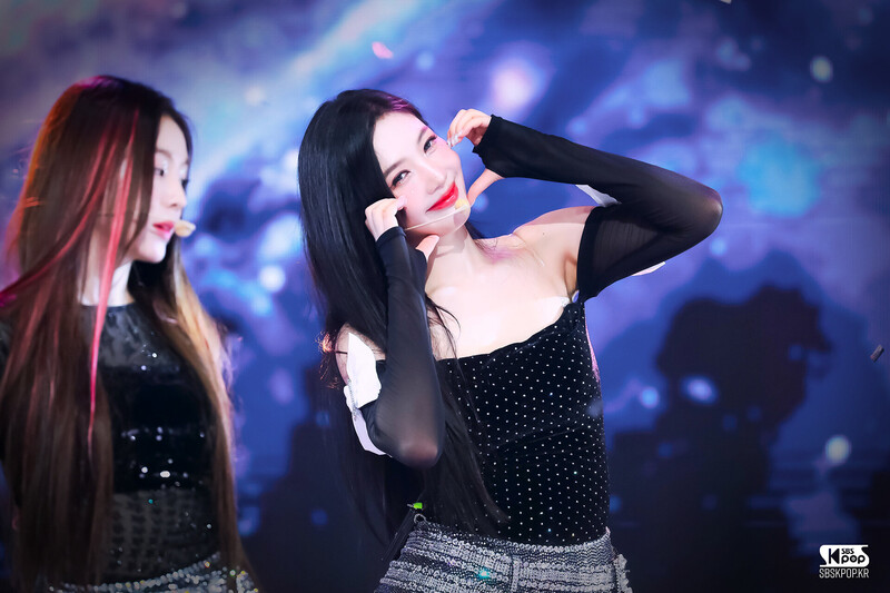240707 Red Velvet Joy - 'Cosmic' at Inkigayo documents 5