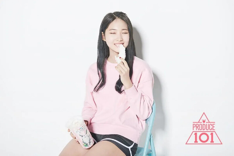 Kim_Sihyun_Yuehua_Produce_101_Promotional_3.jpg