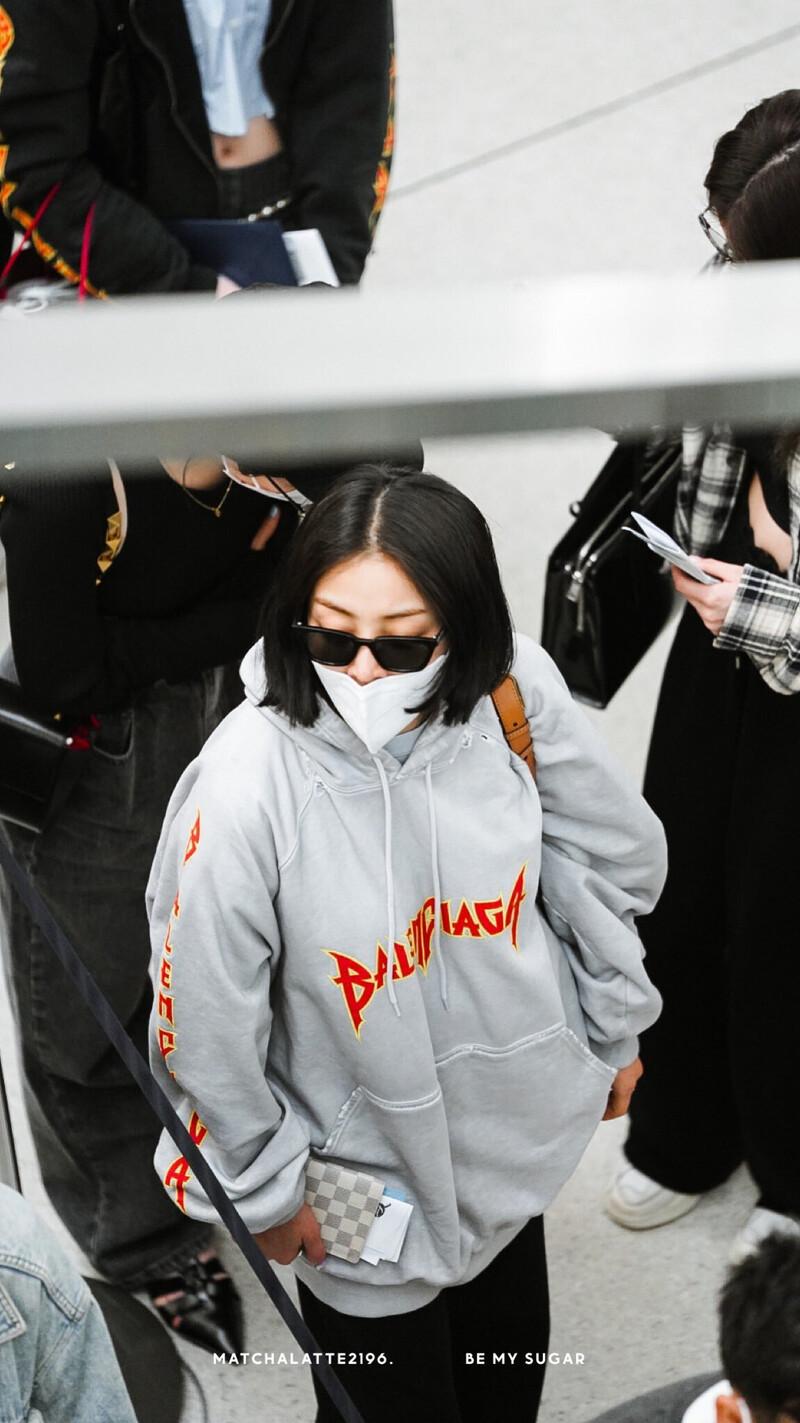 220521 Jihyo at Incheon International Airport From USA documents 1