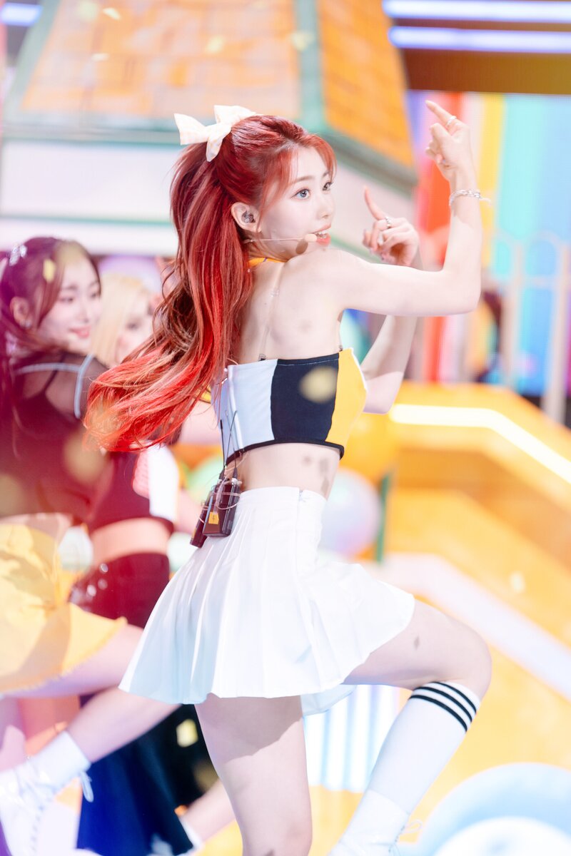 220703 Kep1er Xiaoting 'Up!' at Inkigayo documents 19