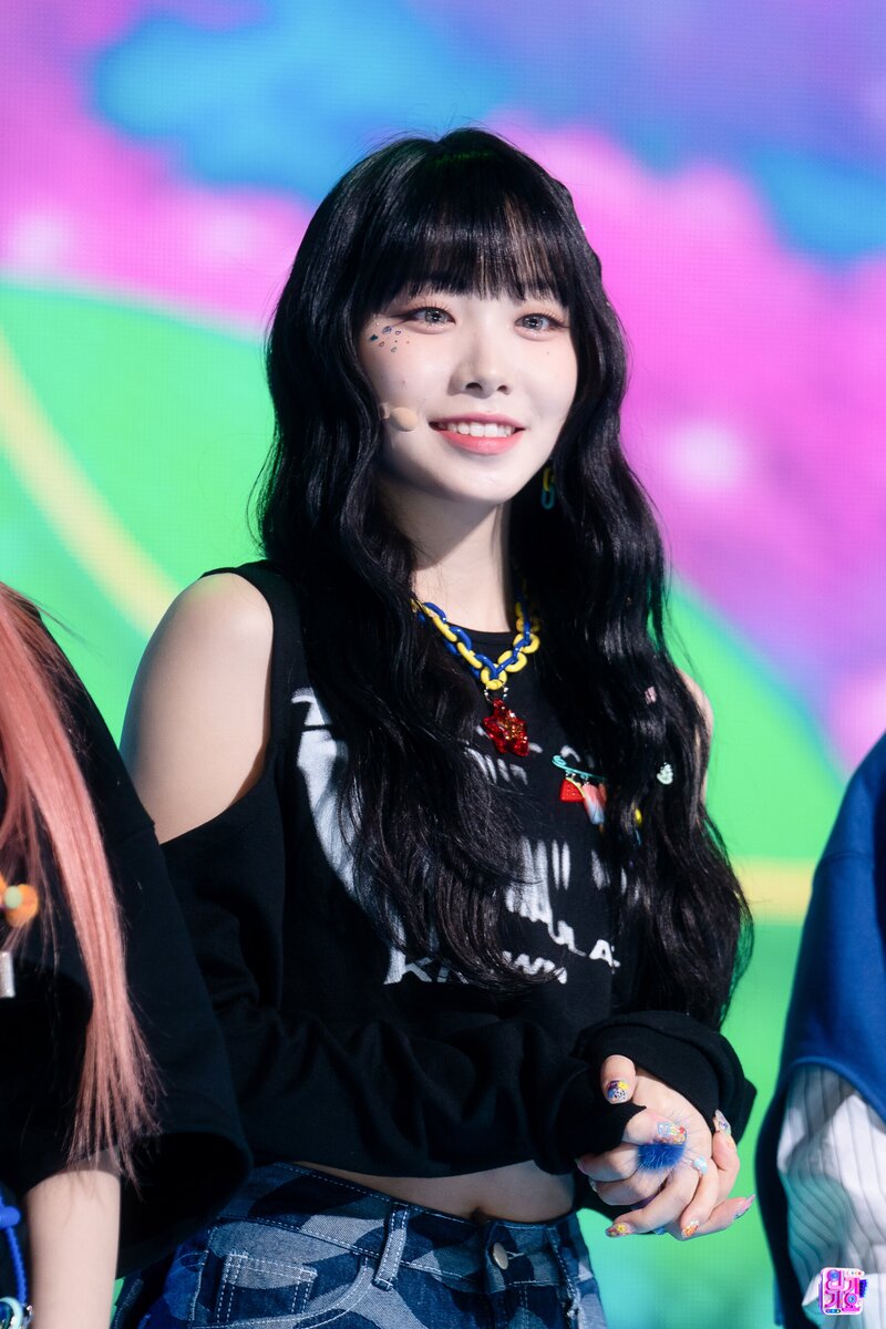 230402 Billlie Suhyeon - 'EUNOIA' at Inkigayo documents 2