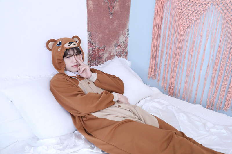 12.3.21 - [Weverse ONLY] JUST B 'Try' Animal Pajama ver. Behind-the-scenes documents 10