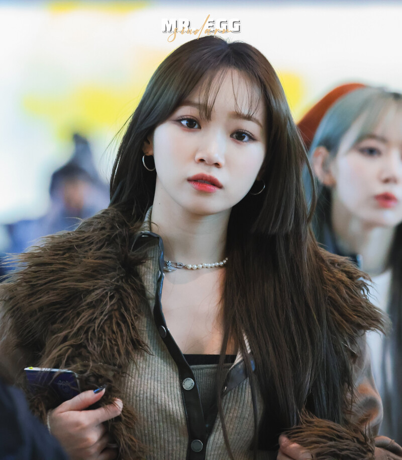 240104 LE SSERAFIM Chaewon - ICN Airport documents 1