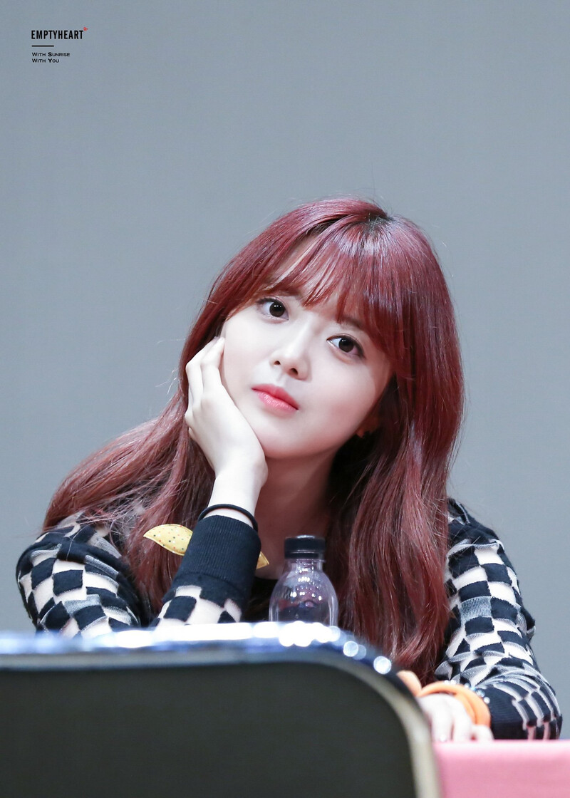 170916 Weki Meki Suyeon at 'WEME' Ilsan fansign documents 10