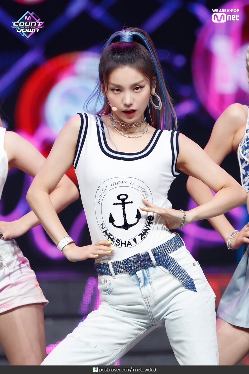 190829 ITZY - 'ICY' at M COUNTDOWN documents 9