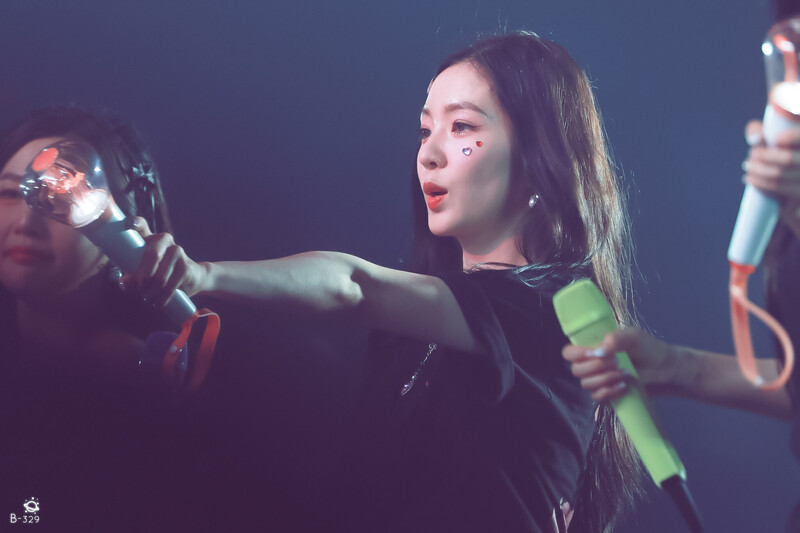 230402 Red Velvet Irene - 'R to V' Concert in Seoul Day 2 documents 1