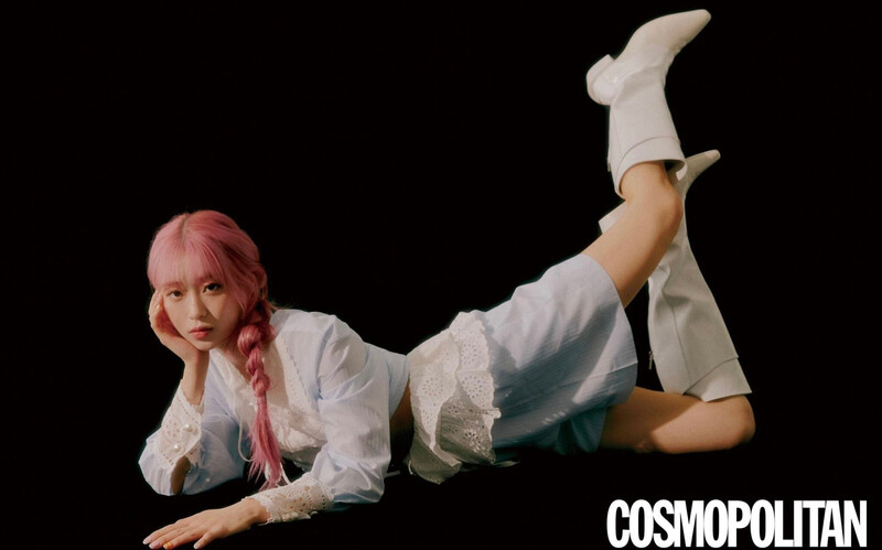 STAYC for COSMOPOLITAN Korea April Issue 2023 documents 7