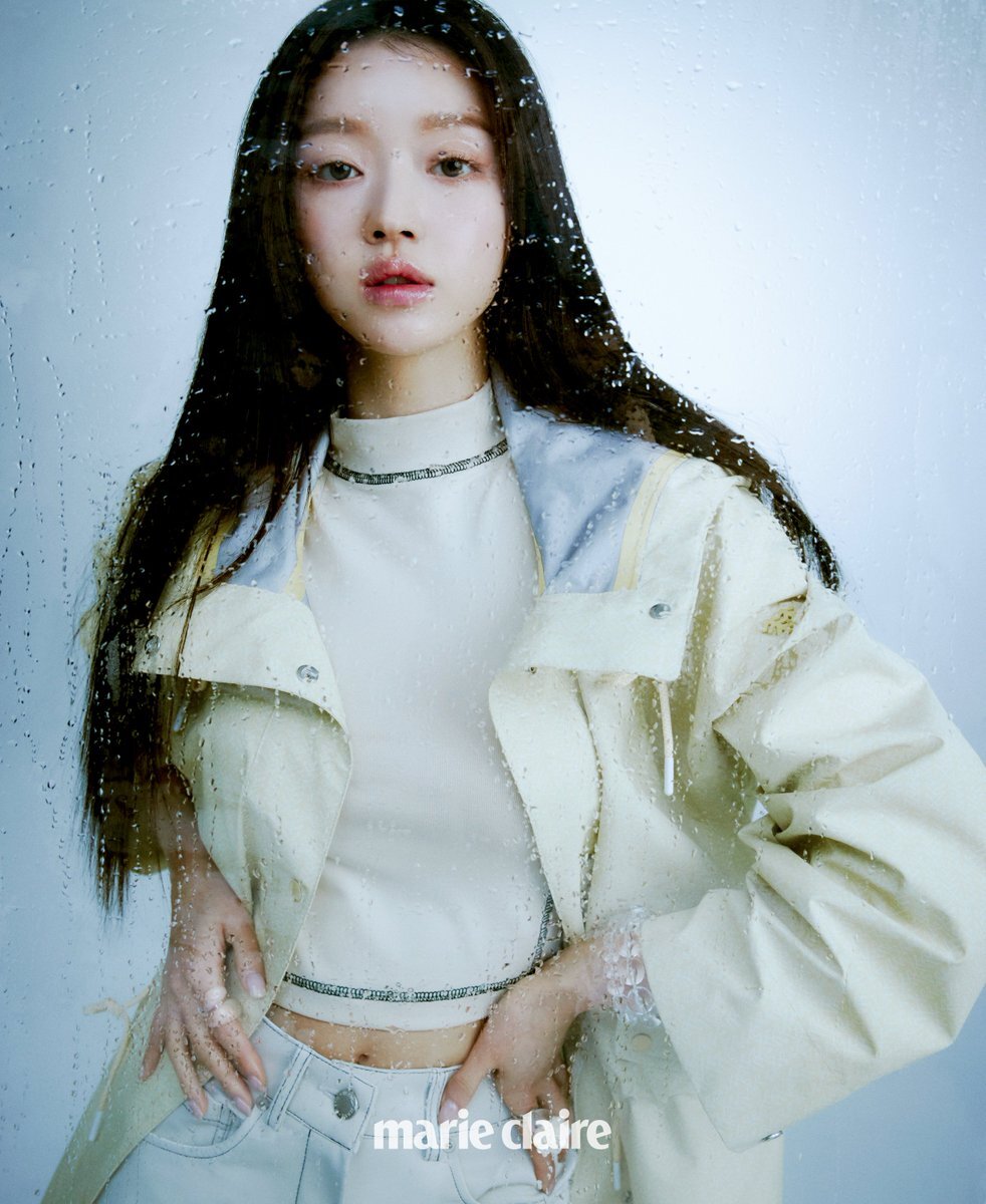 https://kpopping.com/documents/67/1/OMG-YOOA-for-MARIE-CLARIE-Korea-x-KOLON-SPORT-March-Issue-2022-documents-1.jpeg?v=2686b