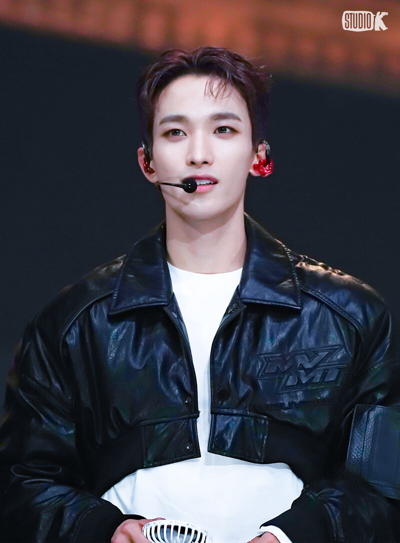 230428 SEVENTEEN DK - 'Super' at Music Bank documents 4