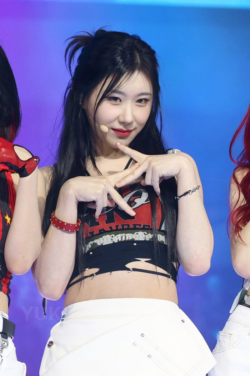 240602 ITZY Chaeryeong at K-Wave Concert Inkigayo documents 13