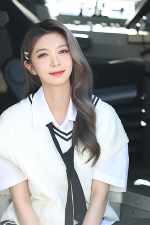 220803 Dreamcatcher Naver Post - Dami 'Beauty Full' Special Clip