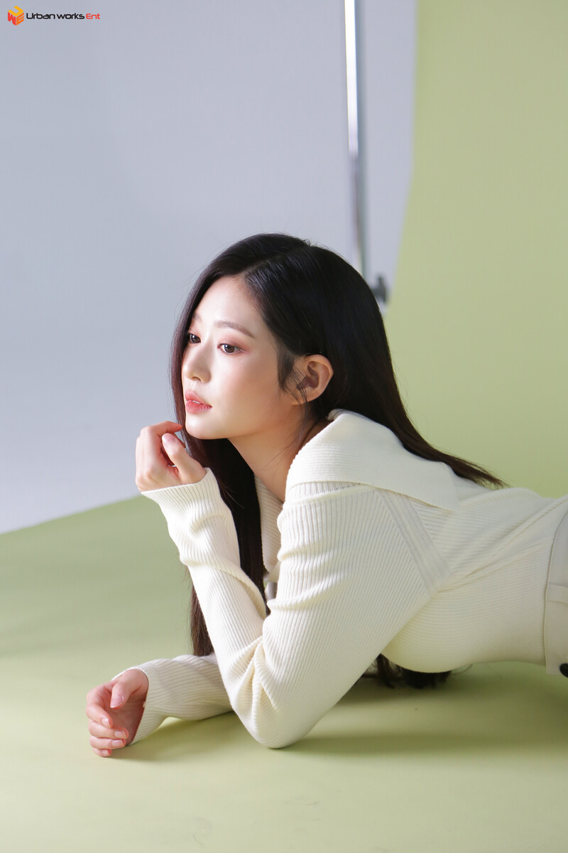 210923 Urban Works Naver Post - Minju 2021 Profile Photos Behind documents 8