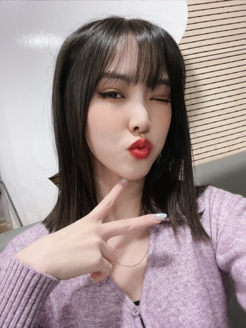 220125 Yuju SNS Update documents 5