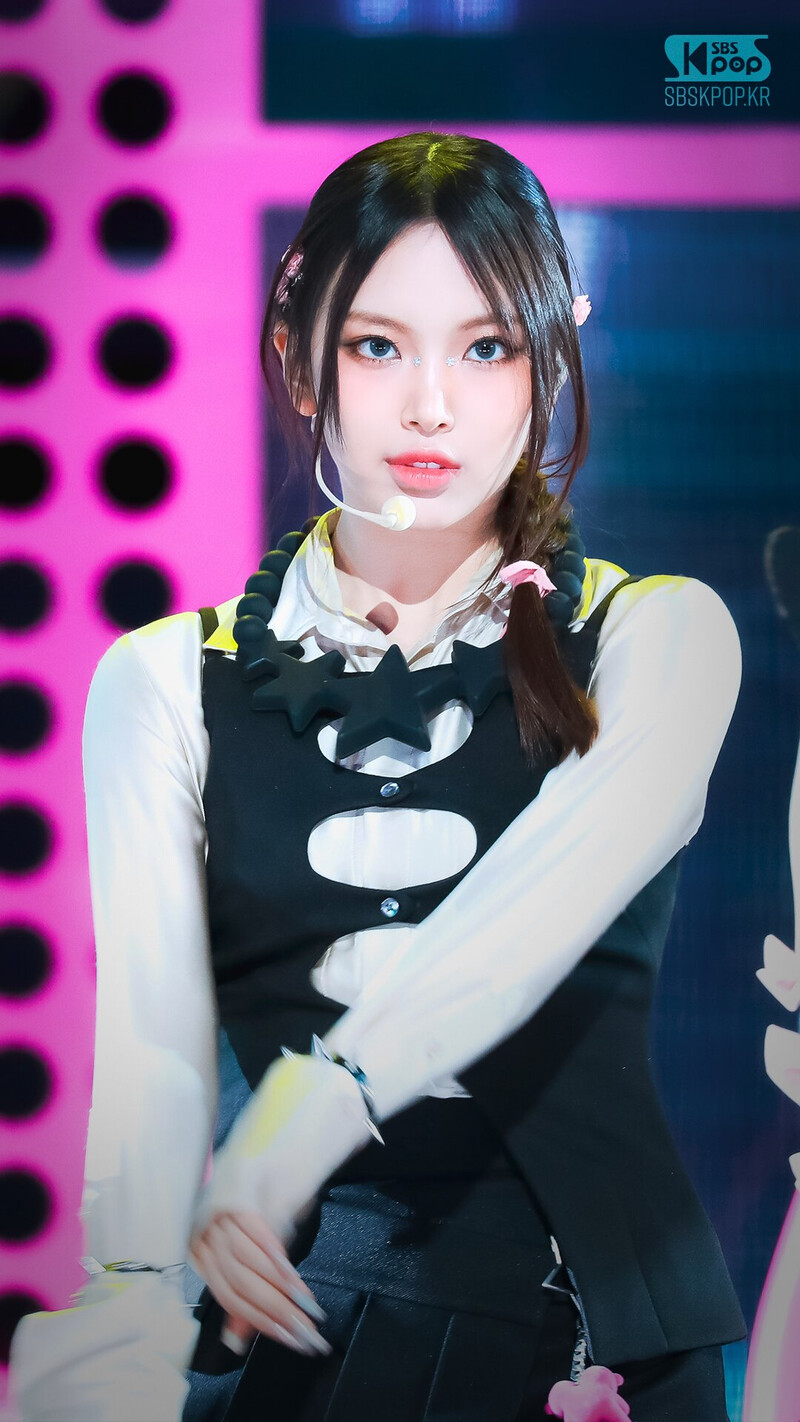 230723 NewJeans Hyein - 'ETA' at Inkigayo documents 3