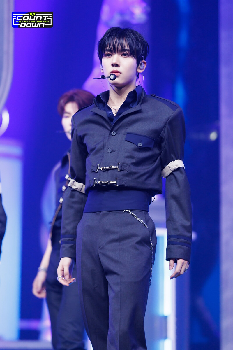 231109 ZEROBASEONE Yu Jin - "Crush" and "Melting Point" at M Countdown documents 11