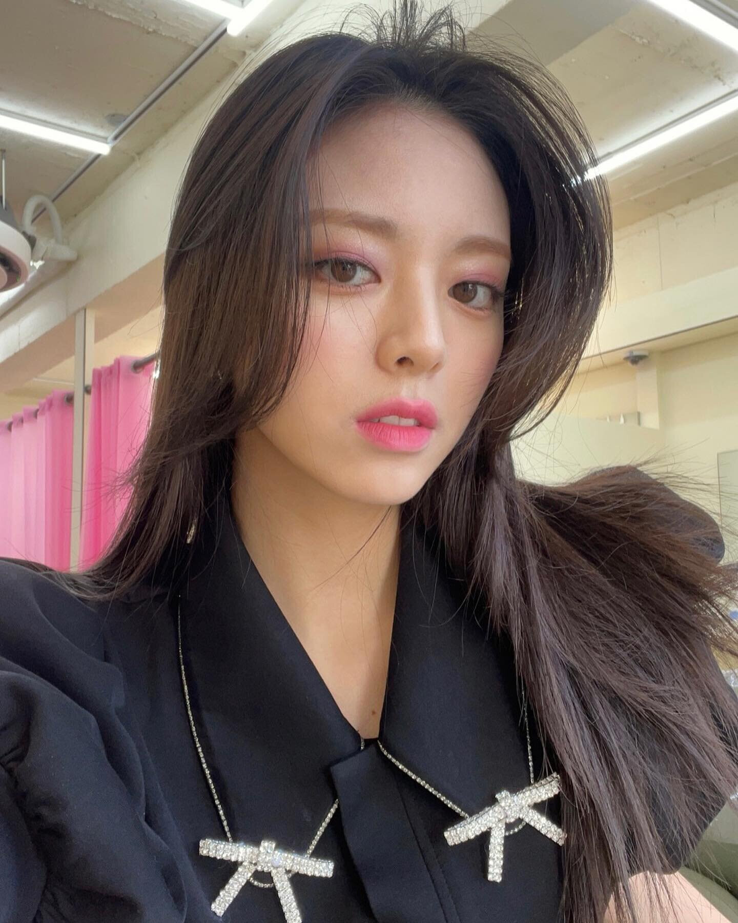 220126 Itzy Instagram Update - Yuna 