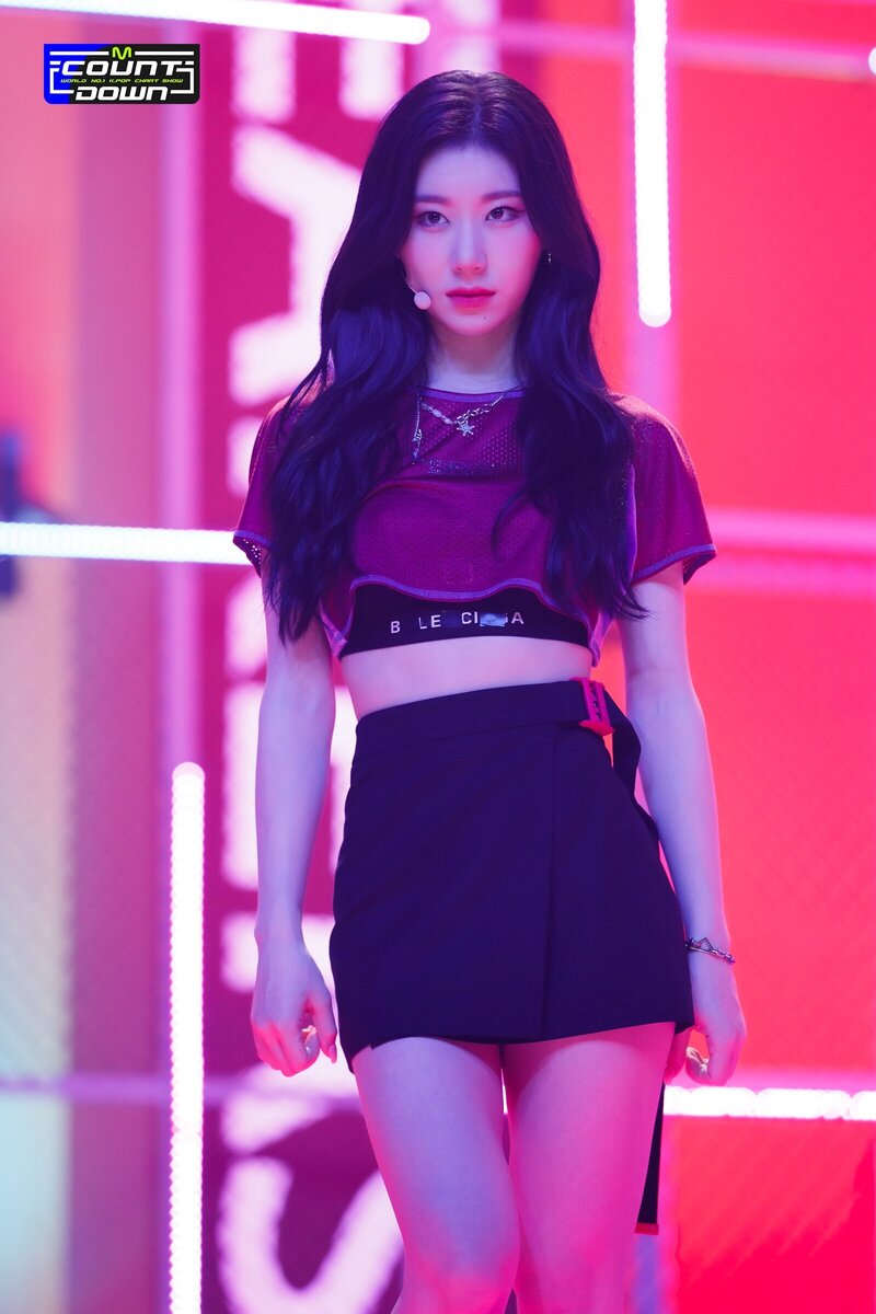 220721 ITZY Chaeryeong - 'SNEAKERS' at M Countdown documents 4