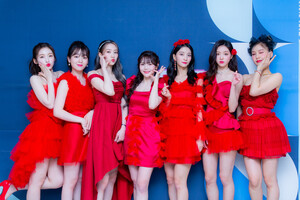 220403 SBS Twitter Post - OH MY GIRL at Inkigayo Photowall