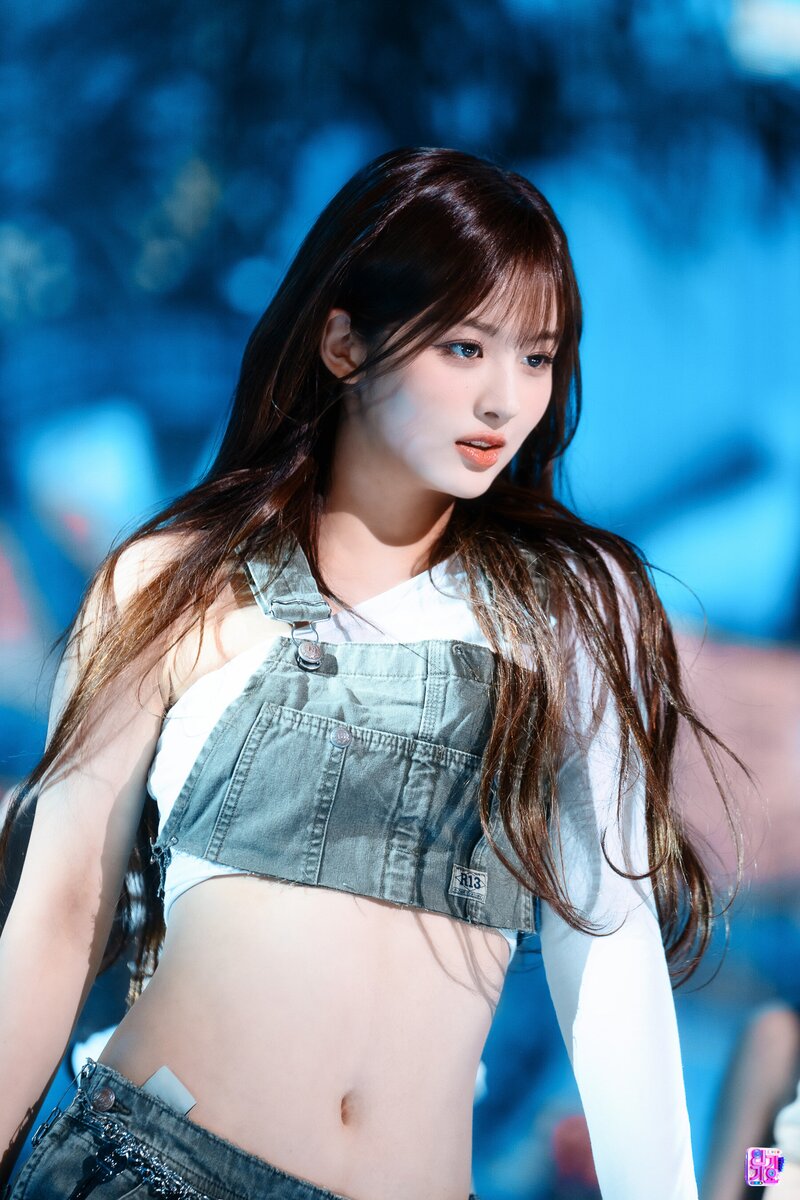230402 NMIXX Sullyoon - 'Love Me Like This' at Inkigayo documents 5