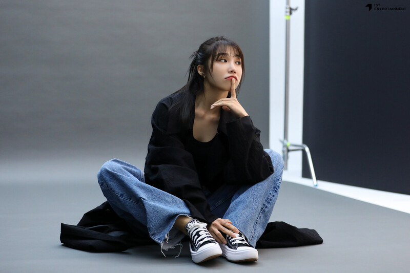 230920 IST Naver post - EUNJI Profile shoot behind the scenes documents 12