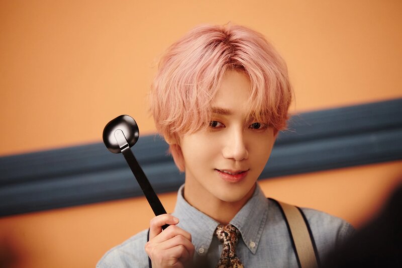 190618 SMTOWN Naver Update - Yesung's "Pink Magic" M/V Behind documents 11