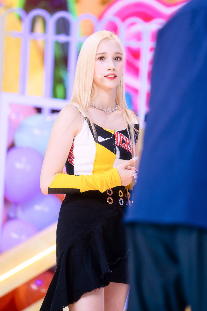 220703 Kep1er Bahiyyih 'Up!' at Inkigayo documents 19