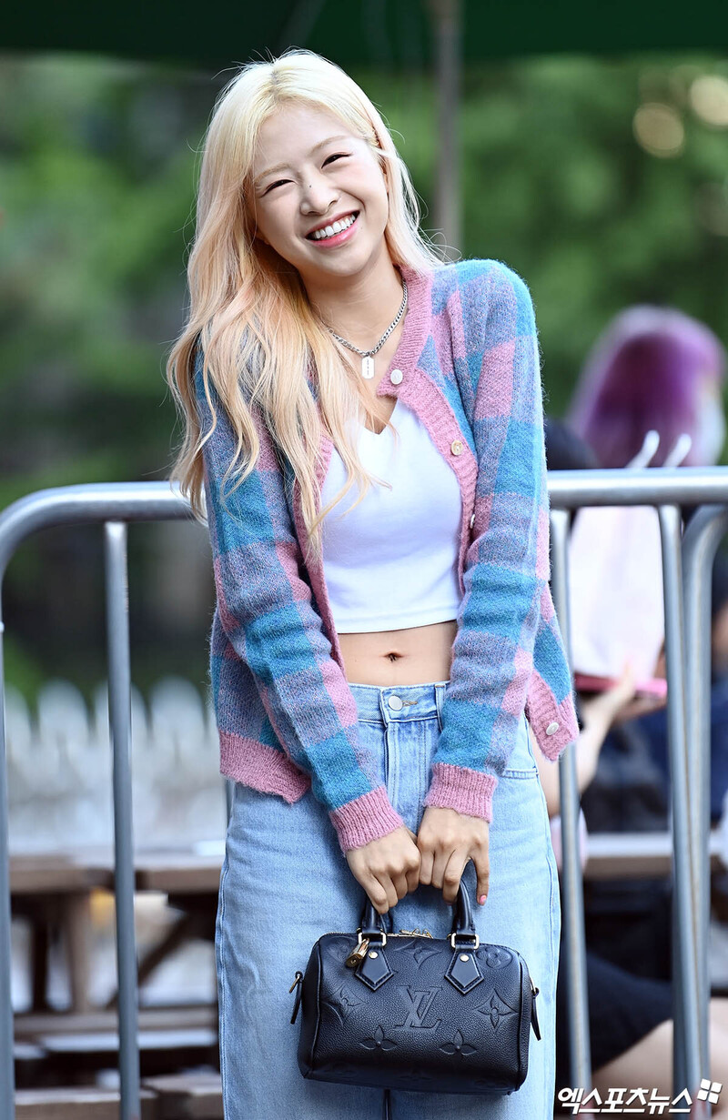 220902 Kim Chaewon - Music Bank Commute documents 5