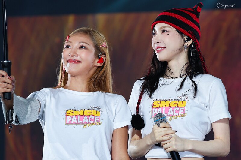 240221 Girls' Generation Taeyeon & Hyoyeon at SMTOWN Live in Japan documents 4