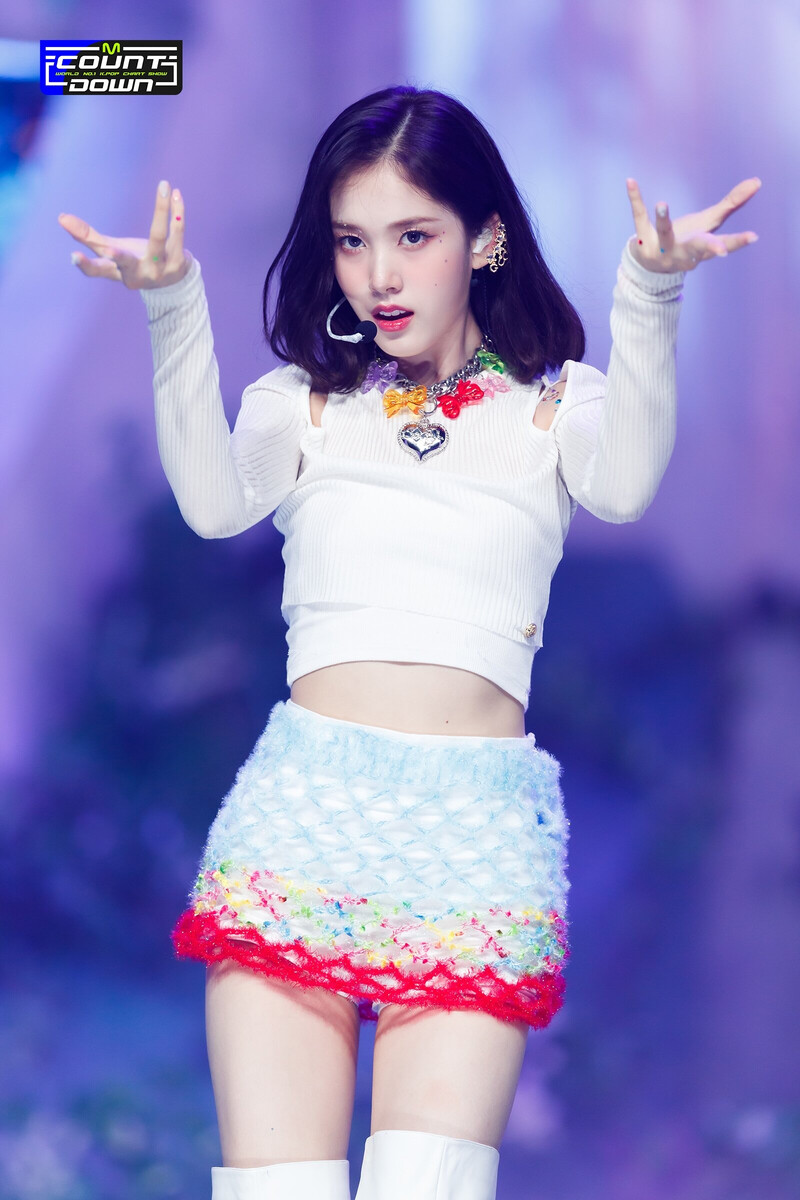 220721 STAYC J 'BEAUTIFUL MONSTER' at M Countdown documents 4