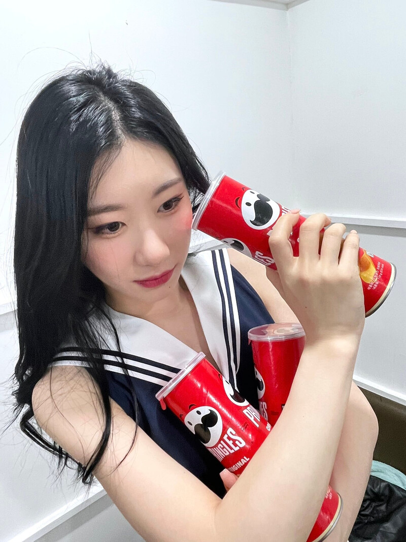 220818 ITZY Twitter Update - Chaeryeong documents 3