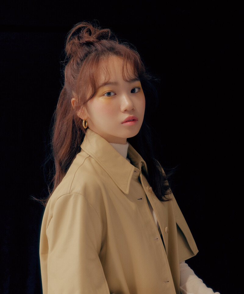 Kim Chaewon for Singles Magazine August 2021 Issue documents 3