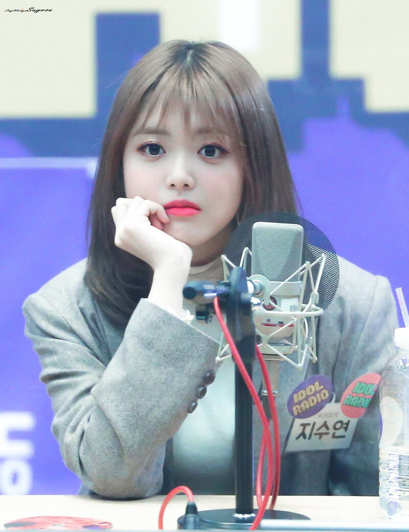 190219 Weki Meki Suyeon at Idol Radio documents 2