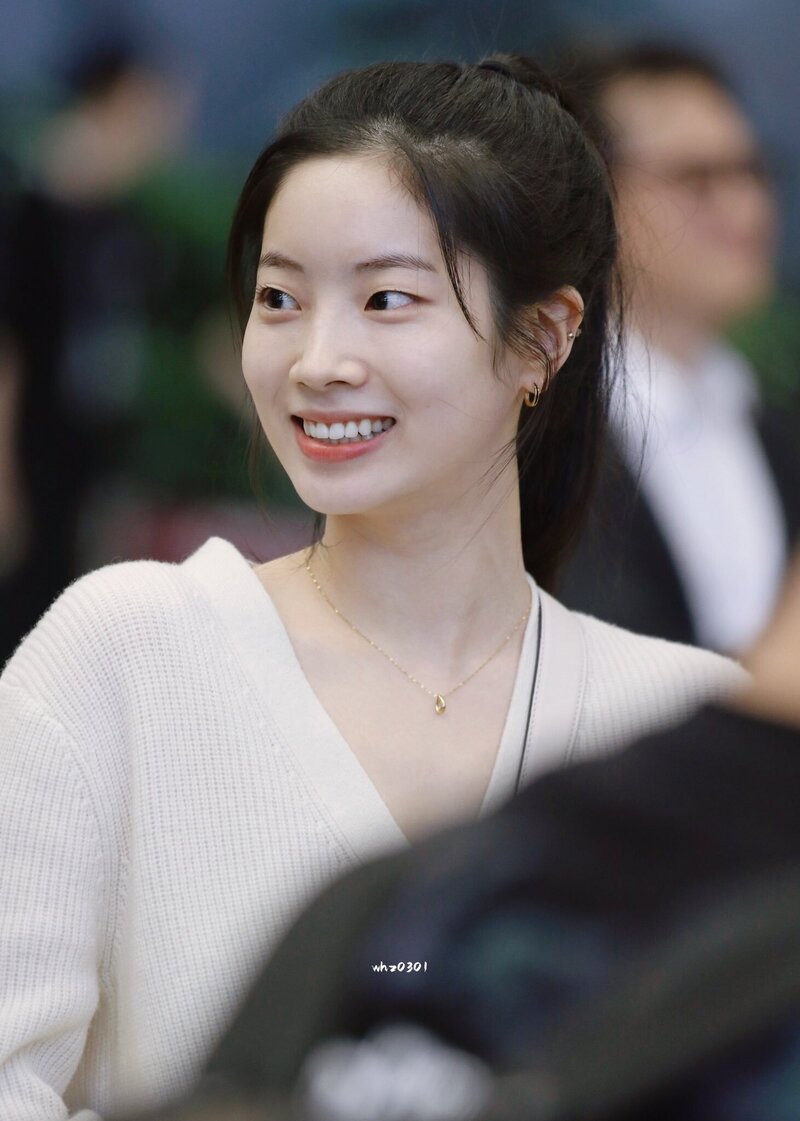 231006 TWICE Dahyun - GMP Airport documents 3